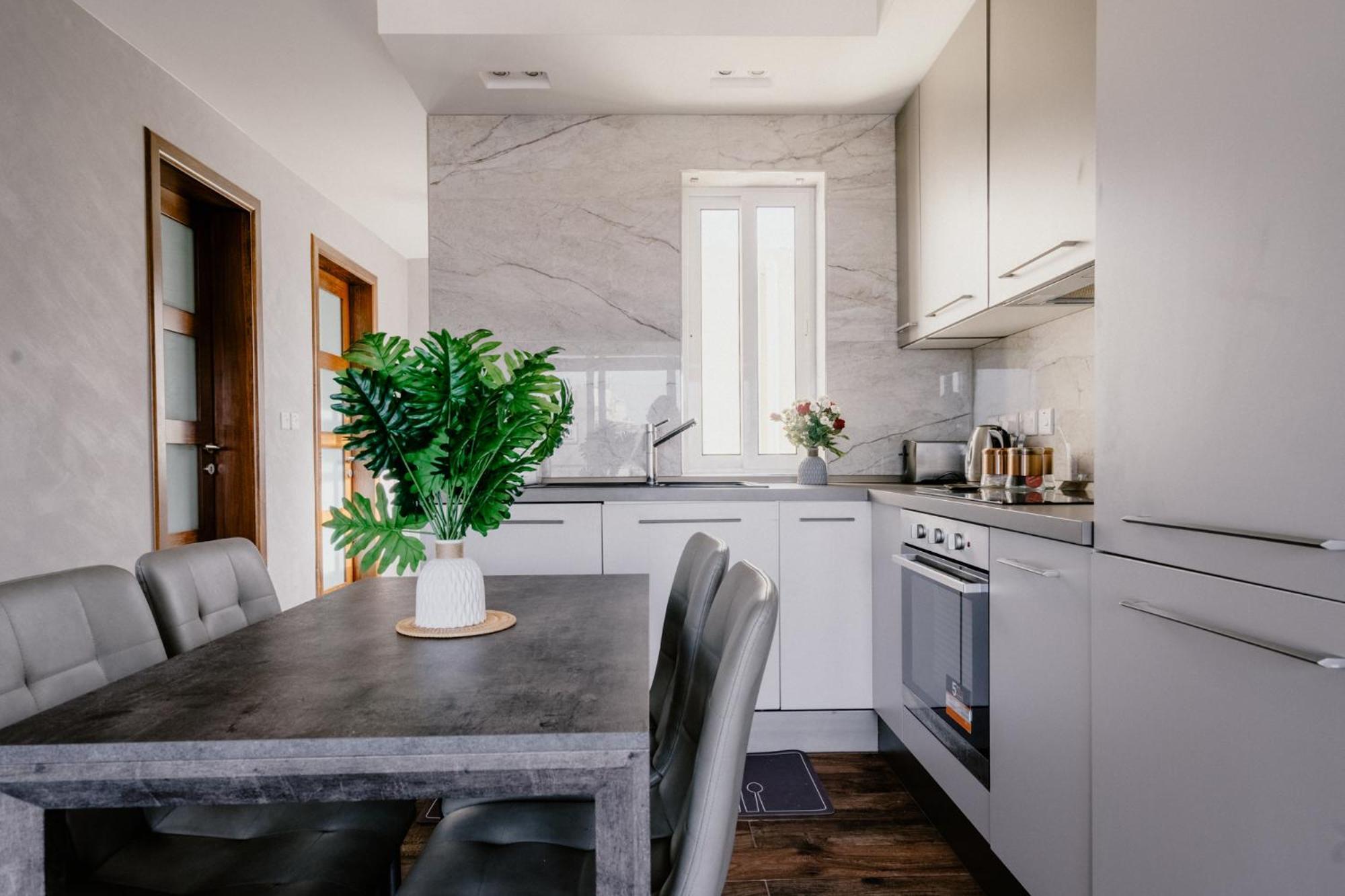 La88 Bayview Penthouse With Jacuzzi Apartman Sliema Kültér fotó